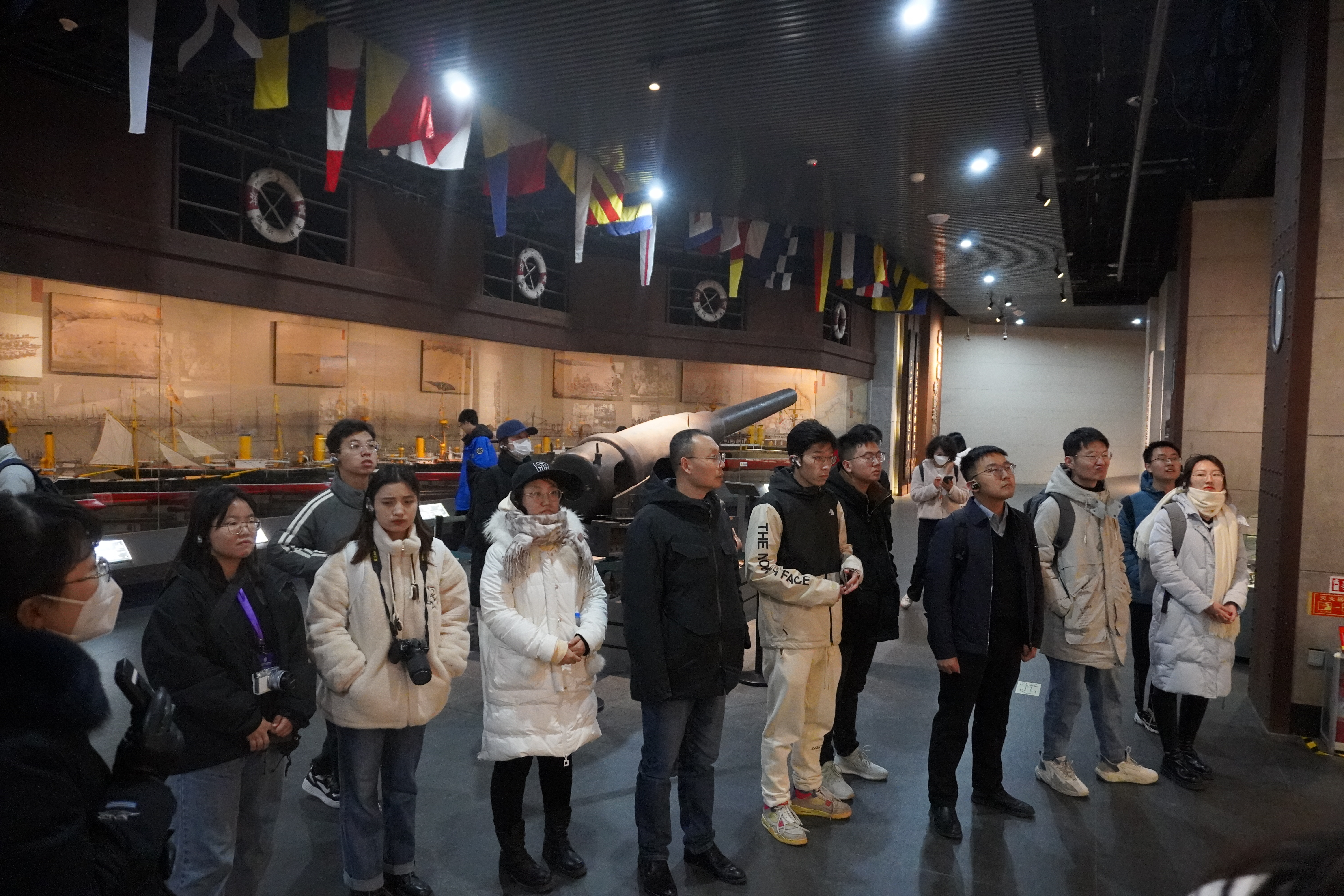 20231206-国家卓越工程师学院联合开展“卓越·启航”赴山东荣成联学共建活动-安云龙-师生参访甲午战争陈列馆.JPG 20231206-国家卓越工程师学院联合开展“卓越·启航”赴山东荣成联学共建活动-安云龙-师生参访甲午战争陈列馆.JPG